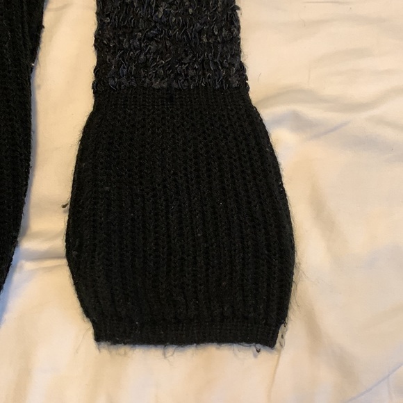 Melanie Lyne Sweater,  Black, long sleeves, high low length, L. - Picture 5 of 11